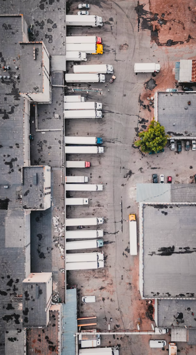 site industriel +parking camion