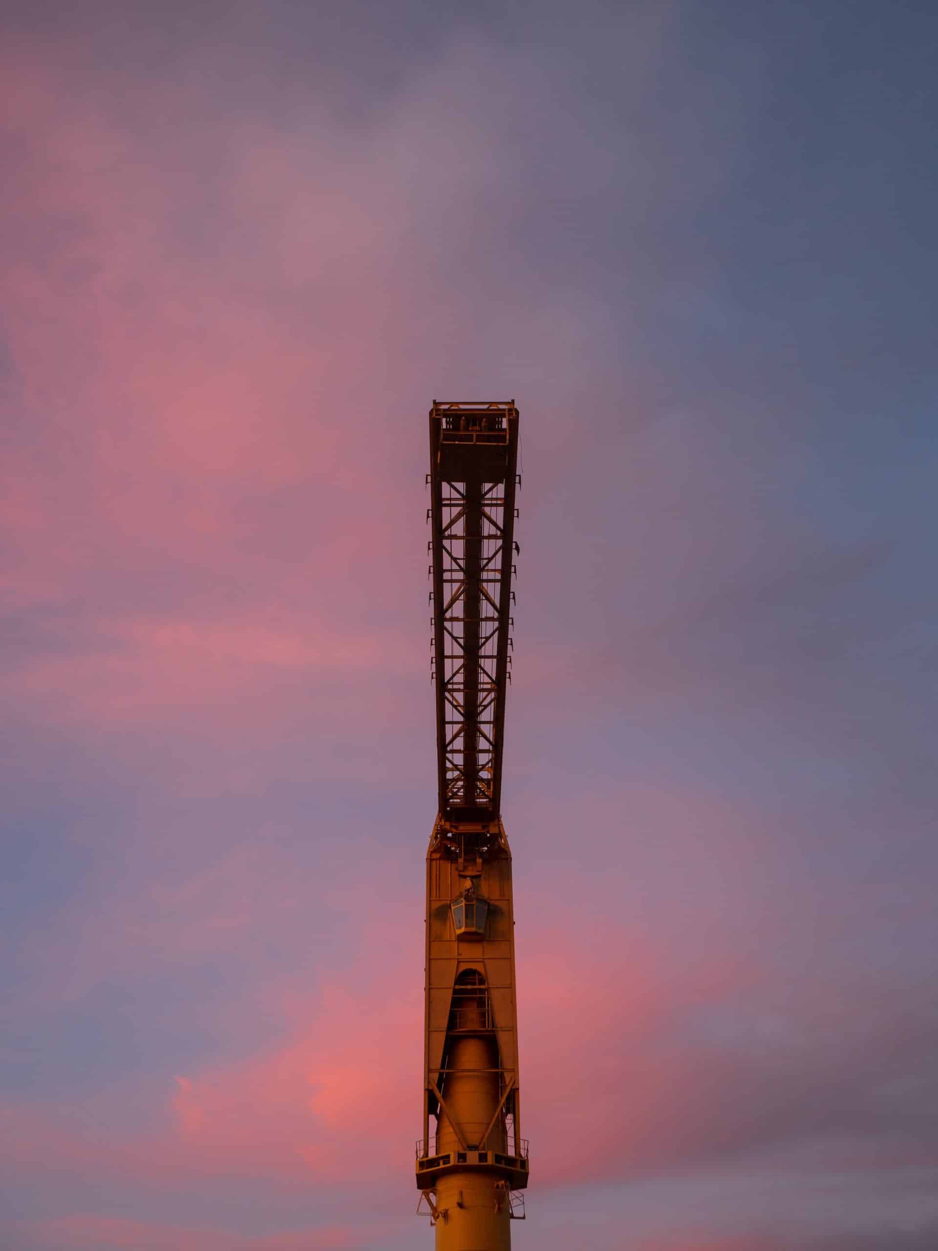 grue de chantier vu plongeons de nuit